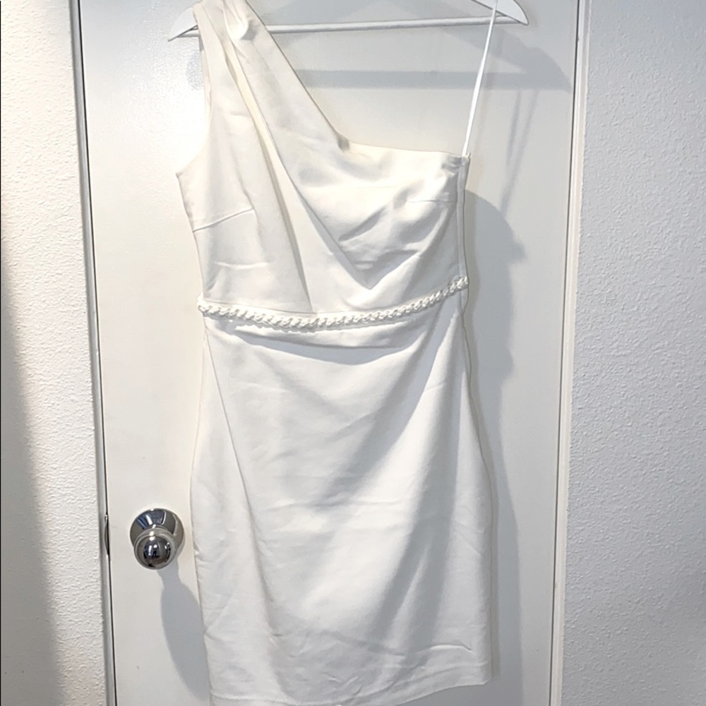 Badgley Mischka one shoulder size 4